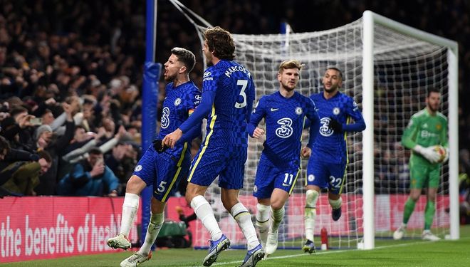 里昂翻盘曼城，若日尼奥点燃赛场