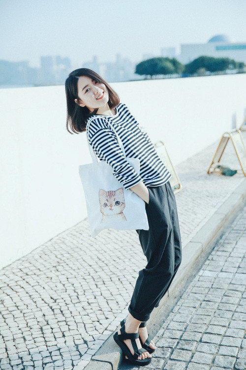 双城交响，佩德里在那不勒斯之夜奏响的足球诗篇